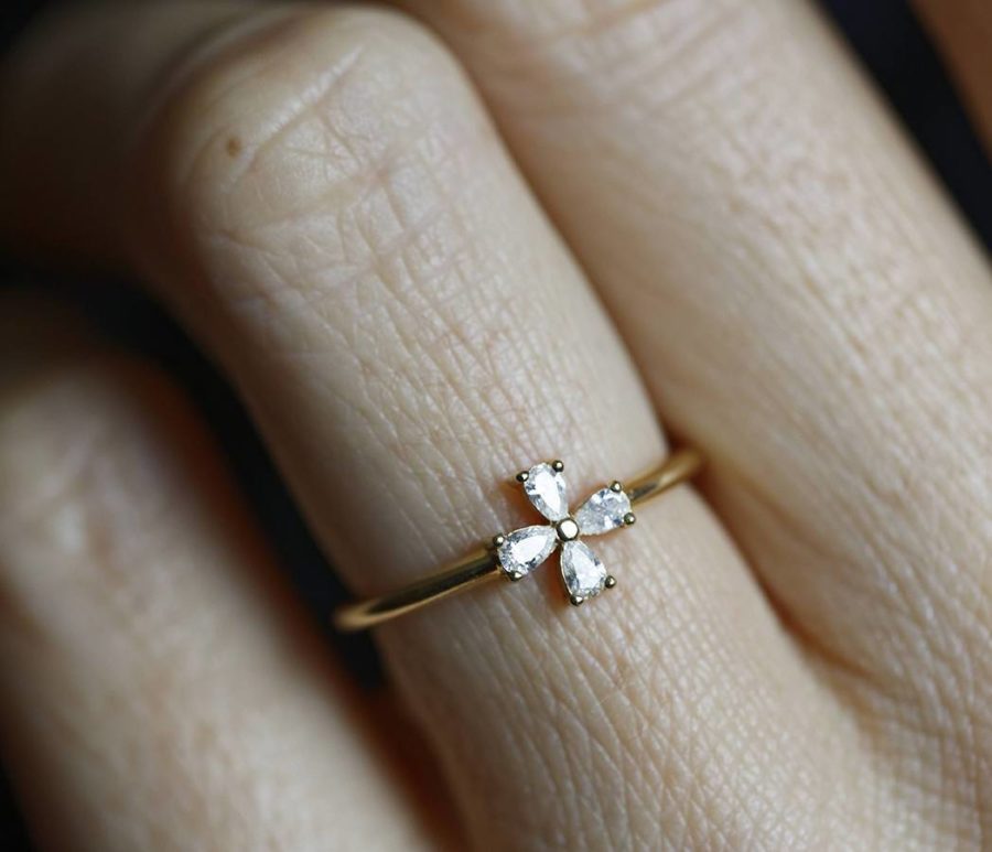 Diamond-Flower-Ring
