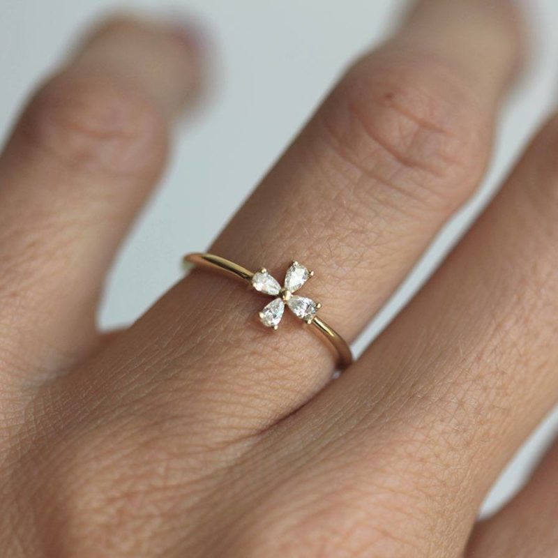 Diamond-Flower-Ring