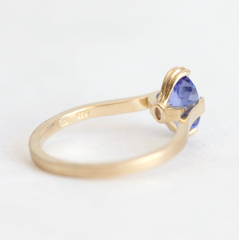 Tanzanite Solitaire Oval Ring